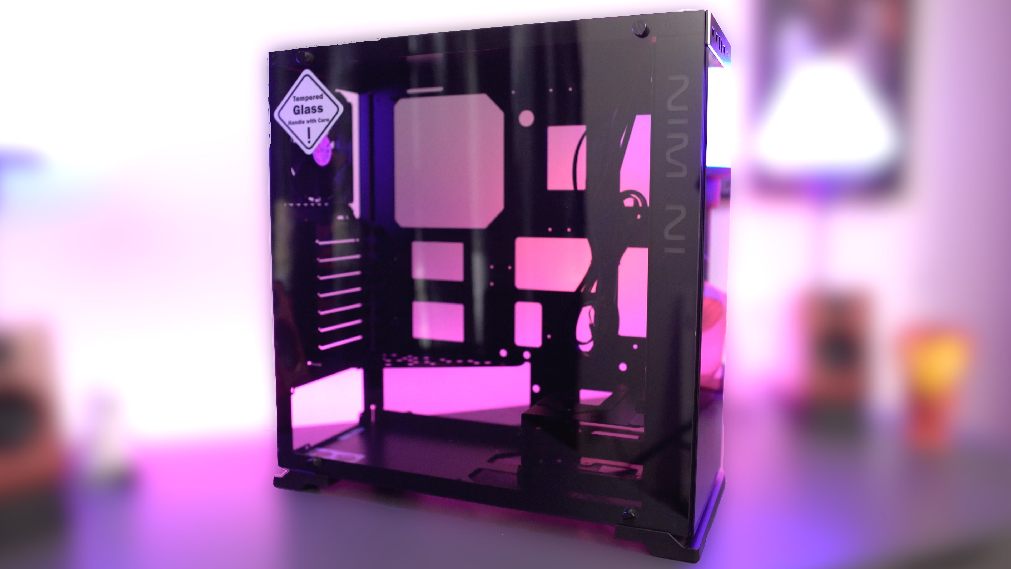 We made cases. INWIN 805. INWIN PC Case. PC Glass Case. Full Glass PC Case.