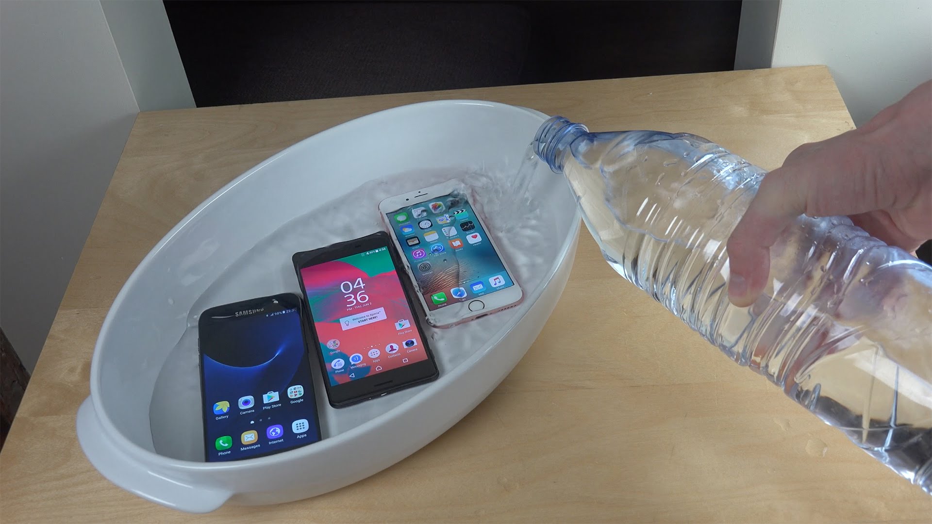 Samsung Galaxy S7 Vs Sony Xperia X Performance Vs Iphone 6s Water Test