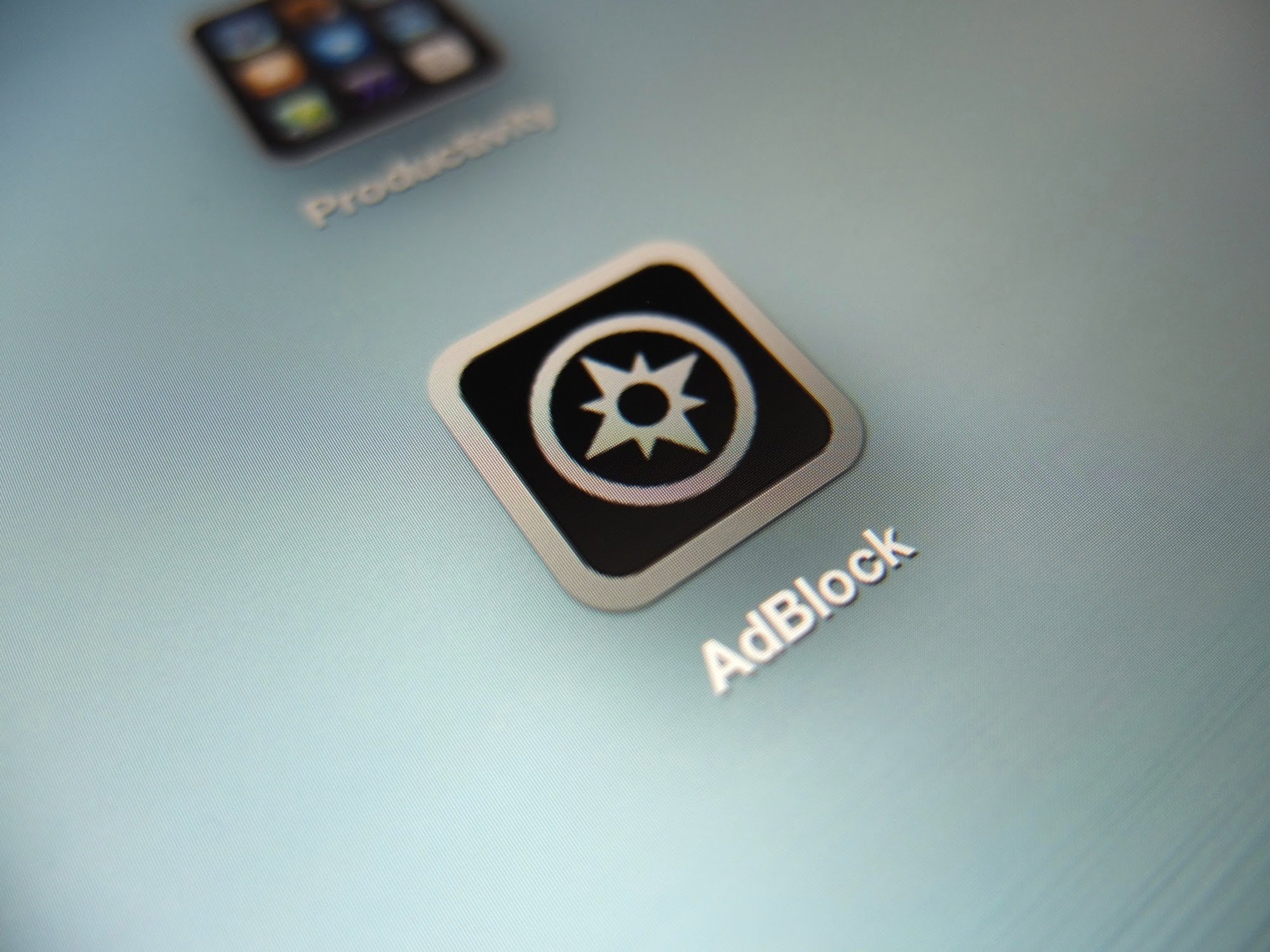 Adblock iphone. Блокировщик рекламы для iphone 13 Pro.