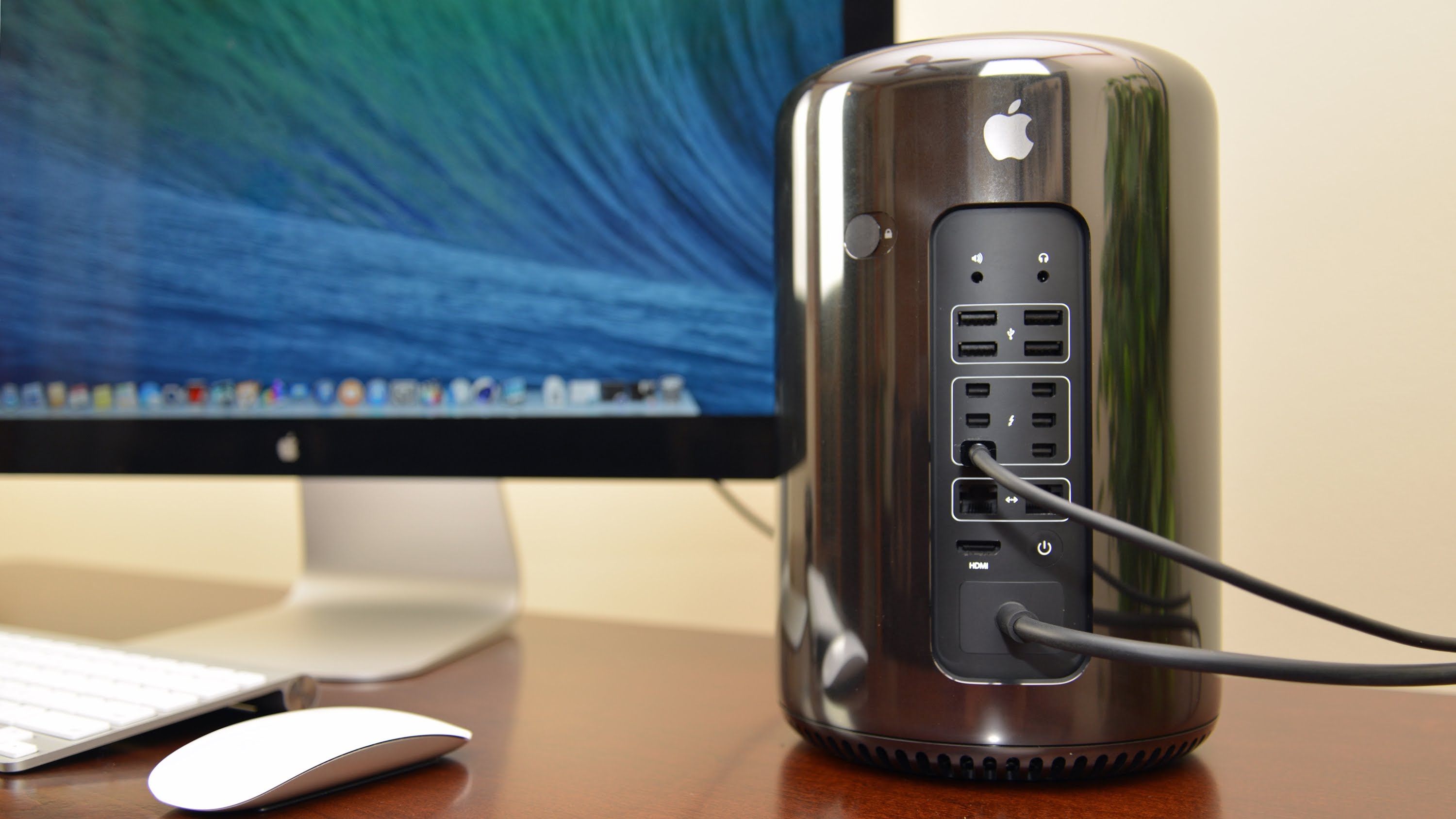 Мак про. Mac Pro 2013. Mac Pro 2013 4k. Apple круглый компьютер. Компьютер Apple 2013.