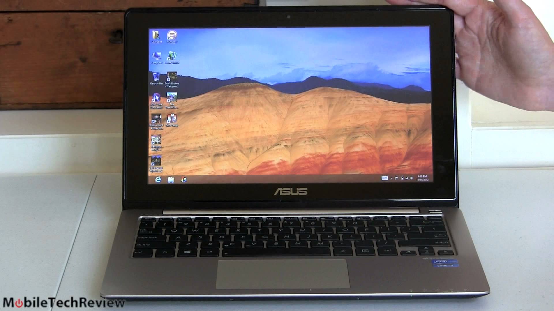 Asus Vivobook Q200 And X202 Review